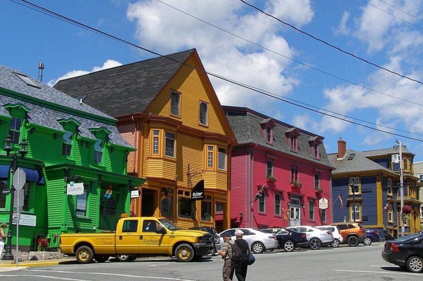 Private 7 hours Lunenburg Mahonebay Queens Beach Peggys Cove Tour 3