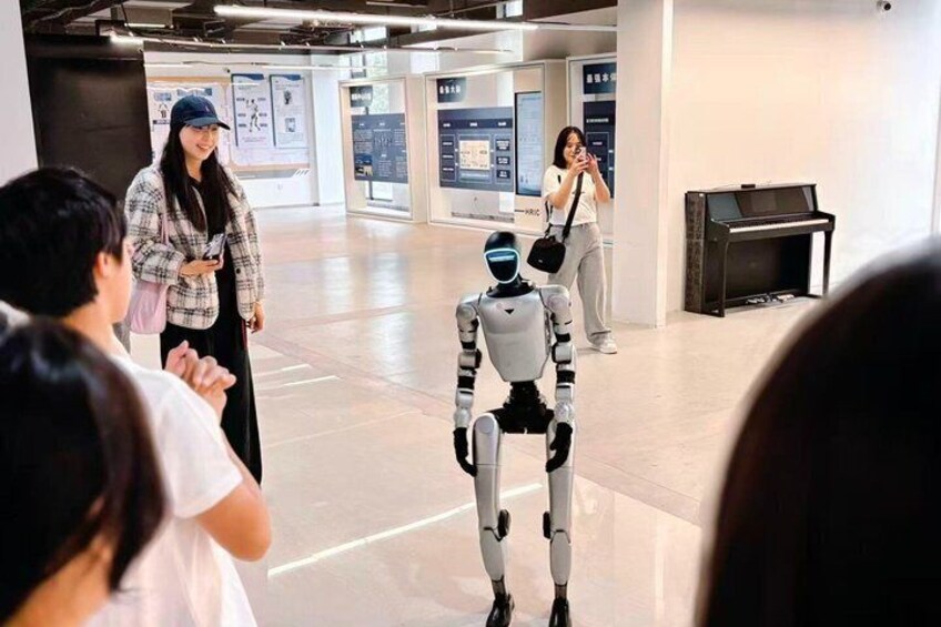 Hangzhou Tech Tour with Alibaba Campus and AI Experience 2