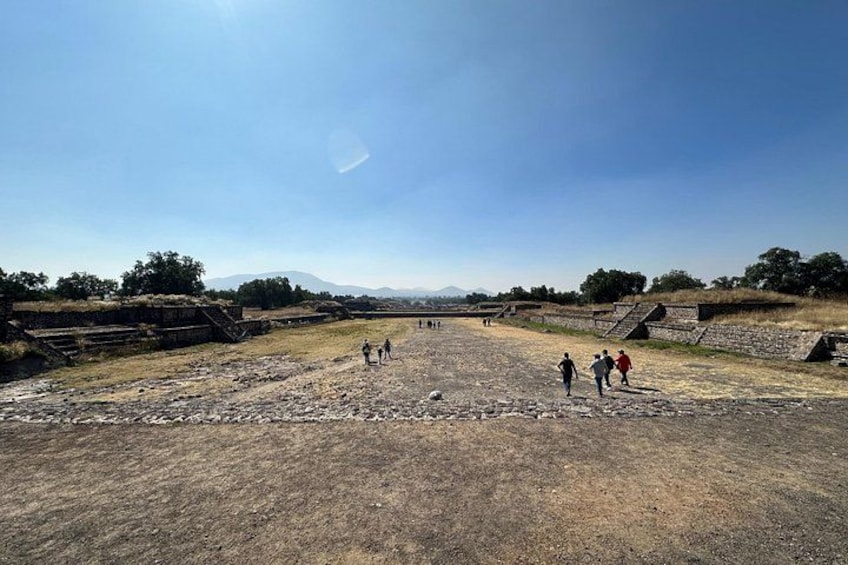 Teotihuacan Tour with Basilica of Guadalupe & Cave Restaurant 2