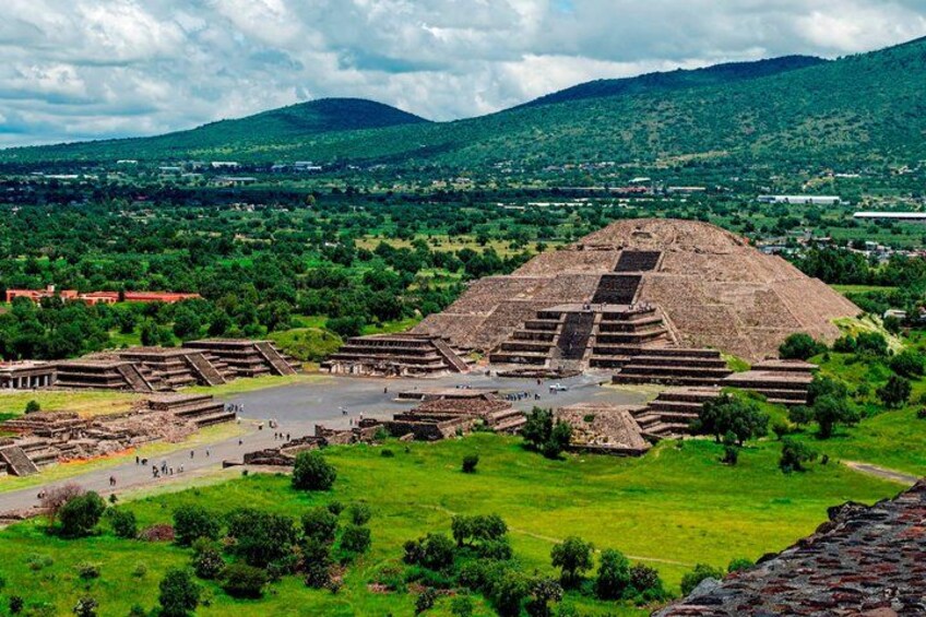 Teotihuacan Tour with Basilica of Guadalupe & Cave Restaurant 2