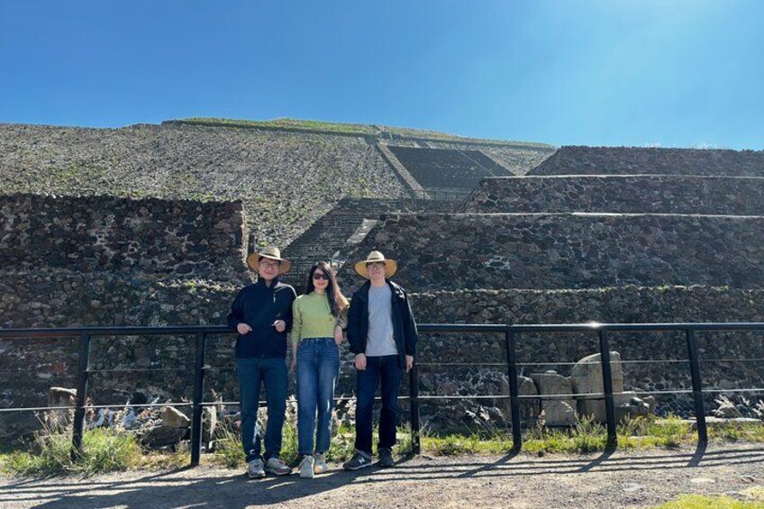 Teotihuacan Tour with Basilica of Guadalupe & Cave Restaurant 2