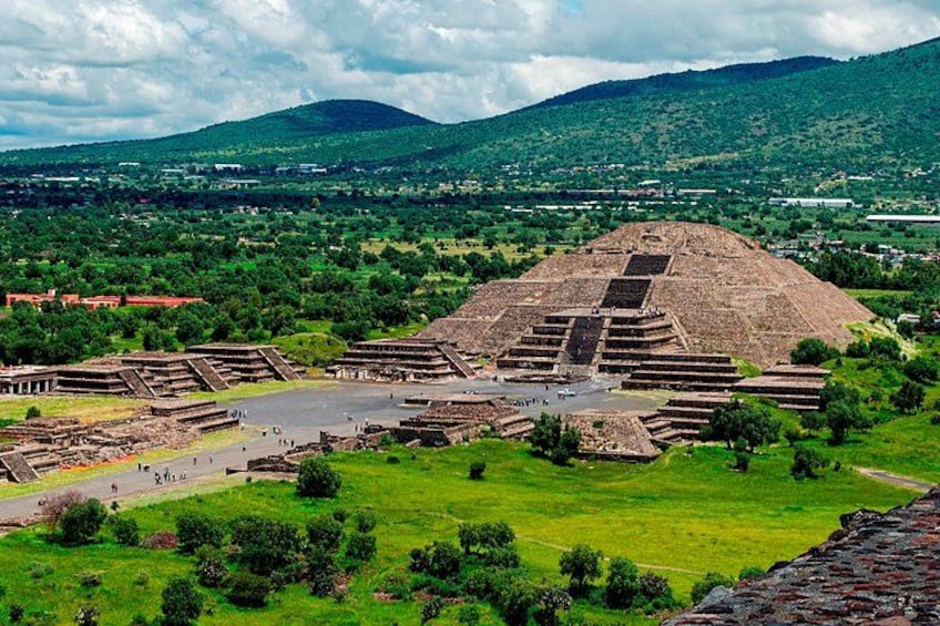Teotihuacan Tour with Basilica of Guadalupe & Cave Restaurant 2