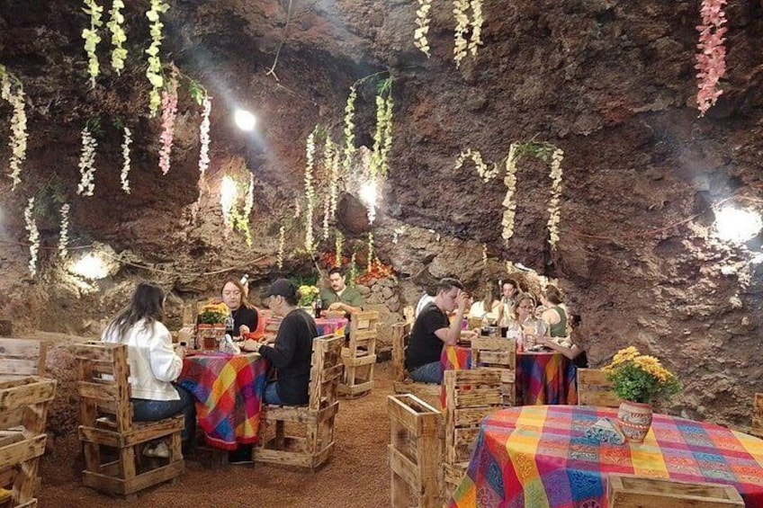 Teotihuacan Tour with Basilica of Guadalupe & Cave Restaurant 3