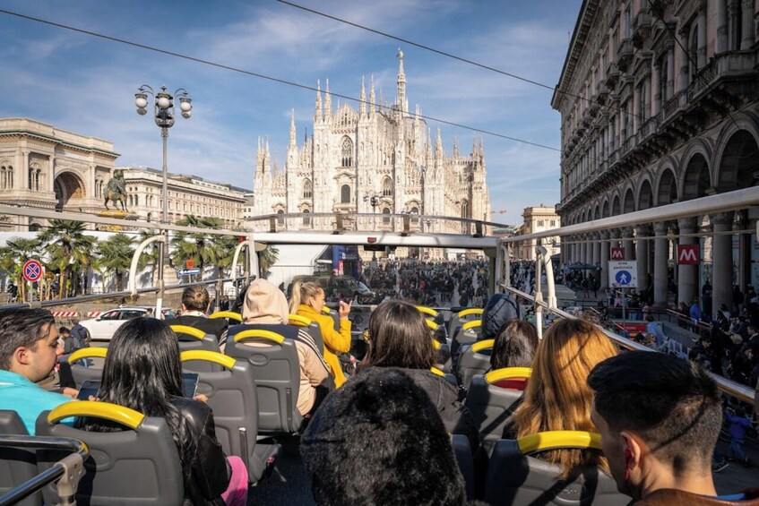 48-Hour "Gray Line" Milan Hop-On Hop-Off Tour with Audio Guide 1