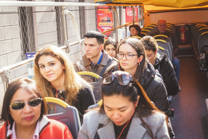72-Hours "Gray Line" Milan Hop-On Hop-Off Tour with Audio Guide 2