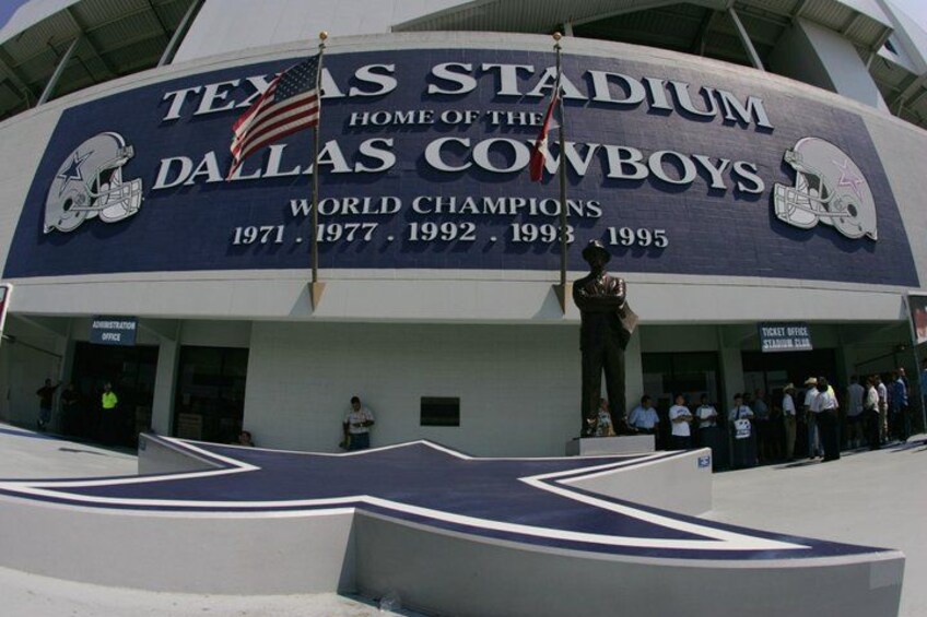 DFW Sports Fan AdvenTOUR: A&T Stadium, AAC, Globe Life & More! 4