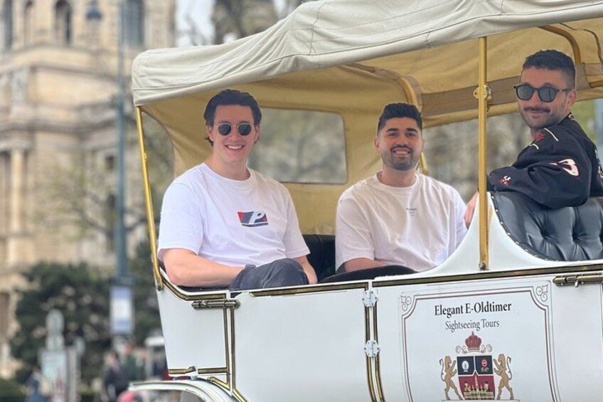 Vienna City Tour with Luxury E Old Timer 3
