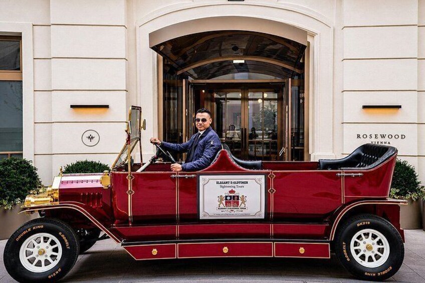 Vienna City Tour with Luxury E Old Timer 5
