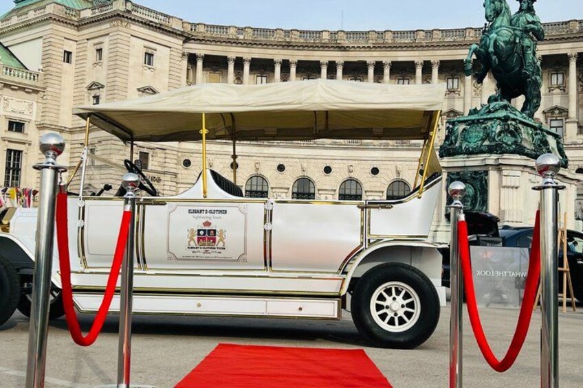Vienna City Tour with Luxury E Old Timer 4