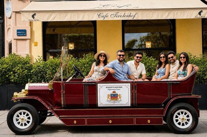 Vienna City Tour with Luxury E Old Timer 3
