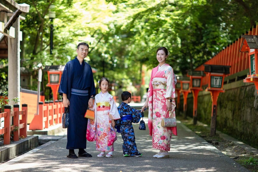 Picture 5 for Activity Kyoto: Arashiyama Kimono Rental Optional photography 3