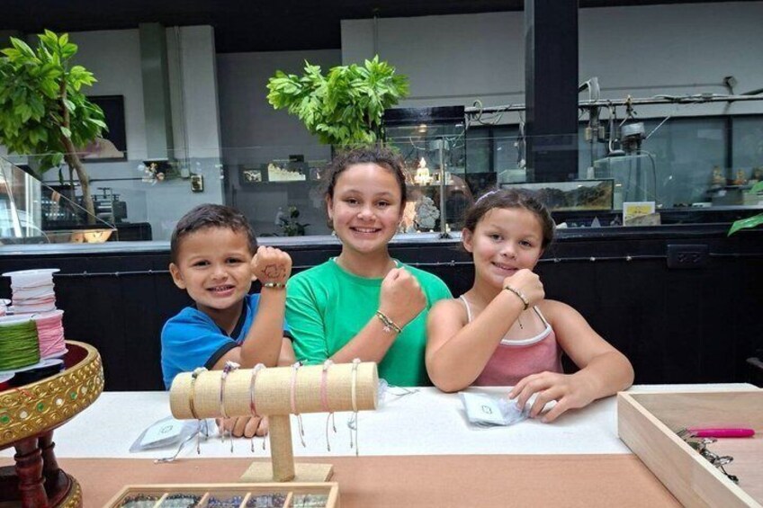 Chiang Mai: LuckyStone DIY Bracelet Making with Shuttle & Snacks 2