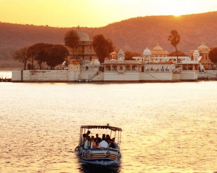 Picture 3 for Activity From Delhi: Udaipur and Mount Abu 4-Day Tour with Flights 2