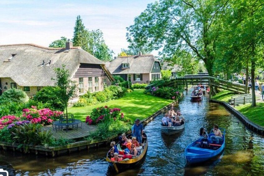 Private Day Tour Windmills and Giethoorn Included Boat Tour 4