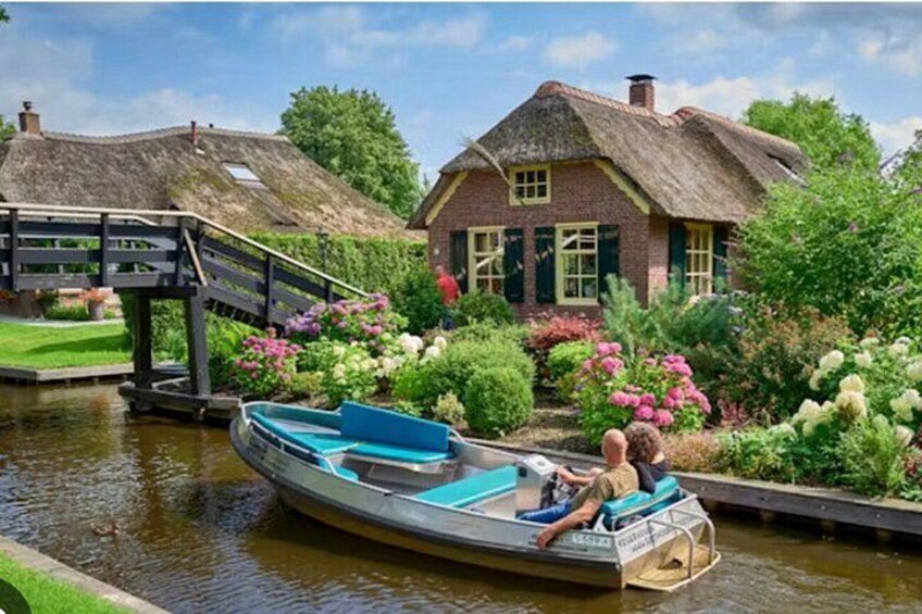 Private Day Tour Windmills and Giethoorn Included Boat Tour 3