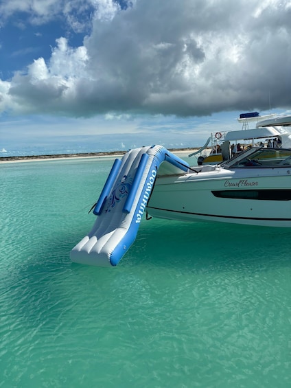 Picture 13 for Activity Private luxury charter in Turks and Caicos 2