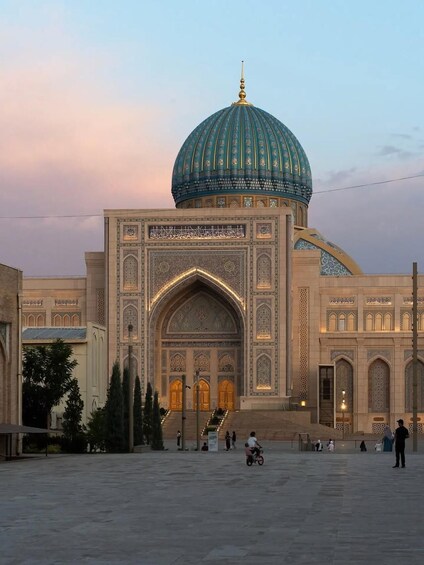 Picture 6 for Activity Tashkent: Food, Bazaar & Local Life Walking Tour 5