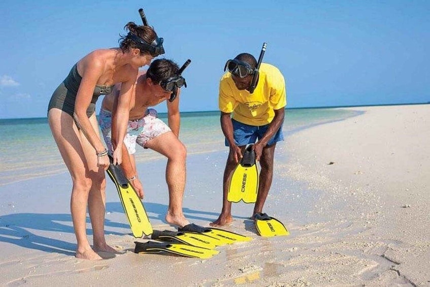 Zanzibar: Blue Lagoon, Starfish, Snorkelling & Boat Ride 1