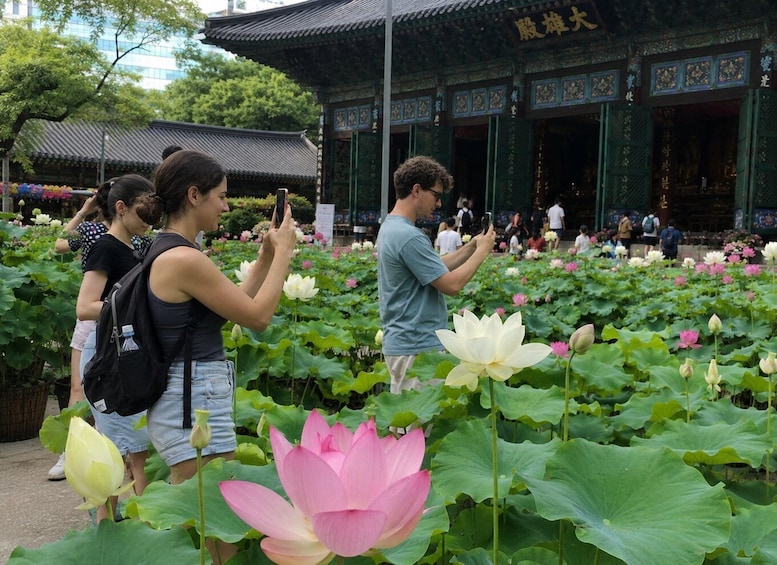 Picture 1 for Activity Seoul: Morning Temple, Tea & Traditional Seoul Walk 2