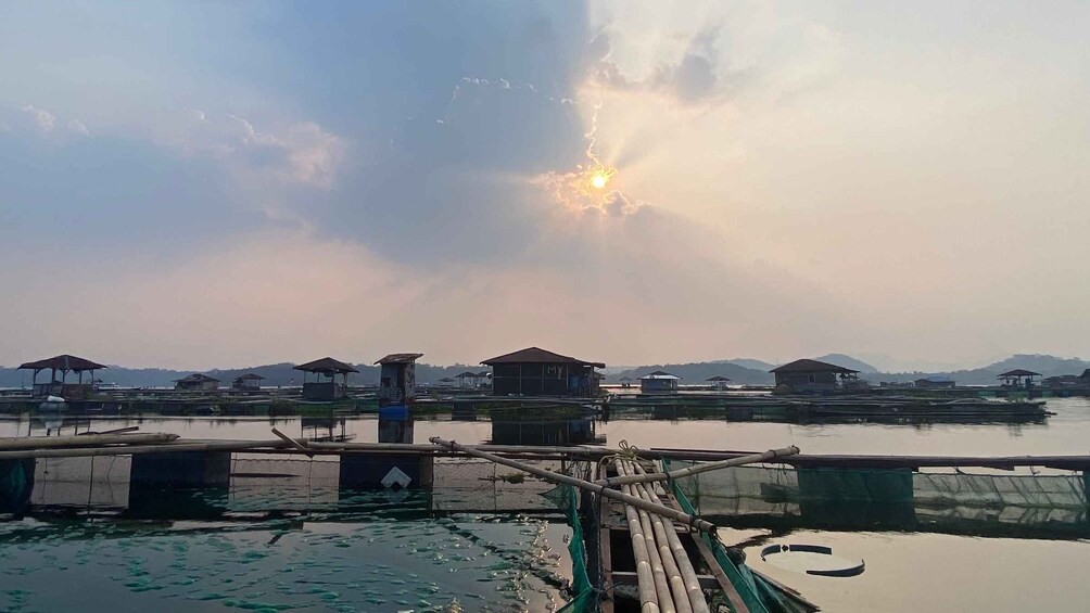 Picture 16 for Activity Cianjur : Floating Village, Boat Ride, Floating house 4