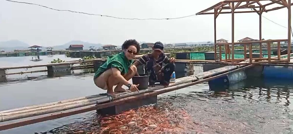Picture 17 for Activity Cianjur : Floating Village, Boat Ride, Floating house 2