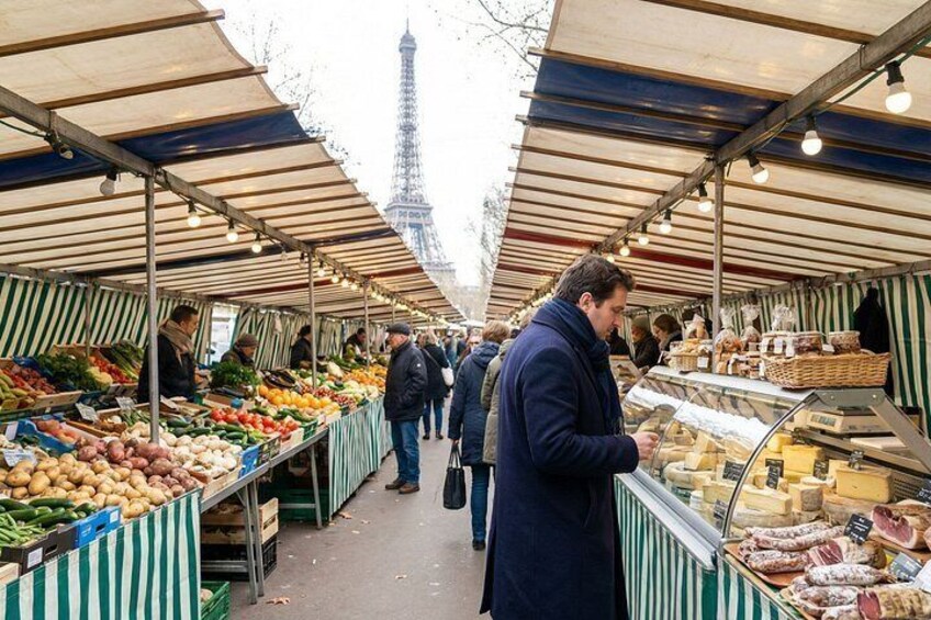 Paris Eiffel Tower Food Tour with 7 Tastings at Local Shops 4