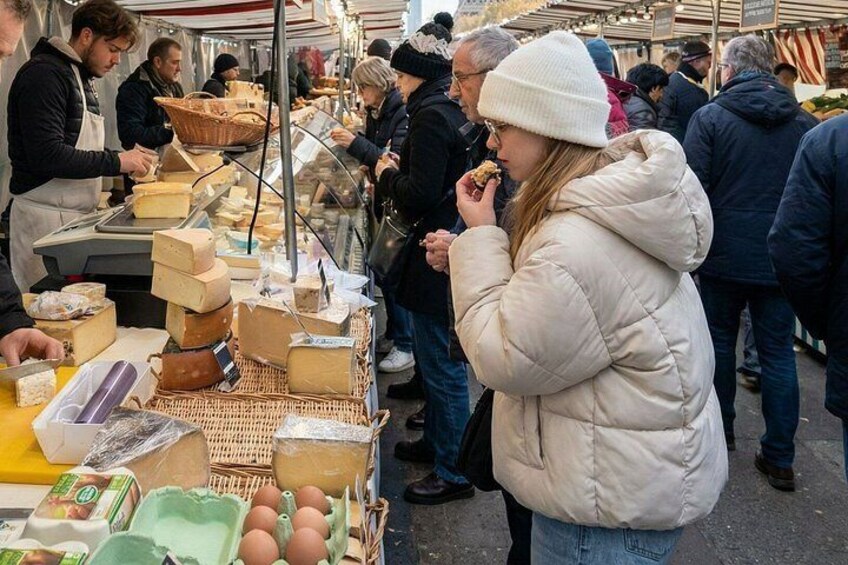 Paris Eiffel Tower Food Tour with 7 Tastings at Local Shops 5