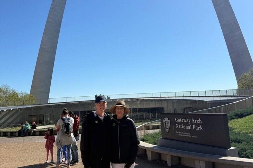 St. Louis Private Walking Tour: Iconic Sites & Stories 4