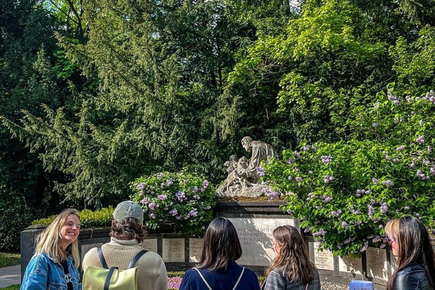 Cologne's City of the Dead Melaten Cemetery Tour in English 3