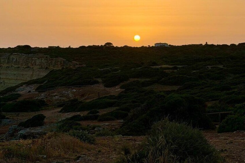 Romantic Sunset in Carvoeiro with Picnic in the Cliffs and Wine 1