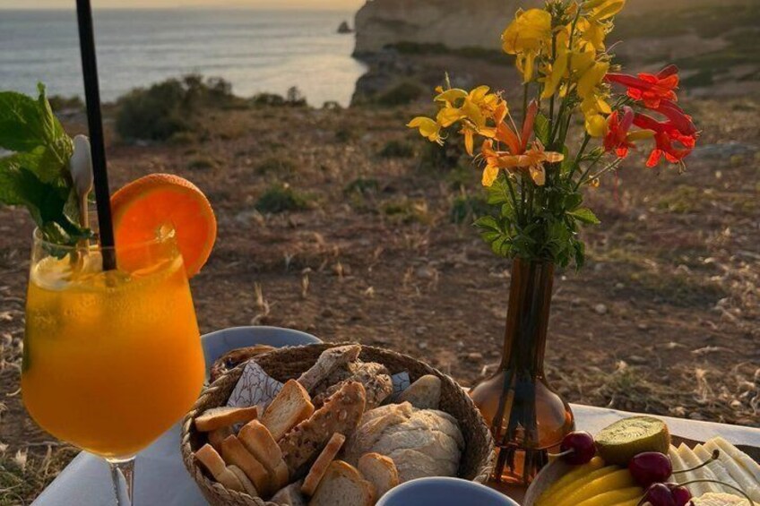 Romantic Sunset in Carvoeiro with Picnic in the Cliffs and Wine 5