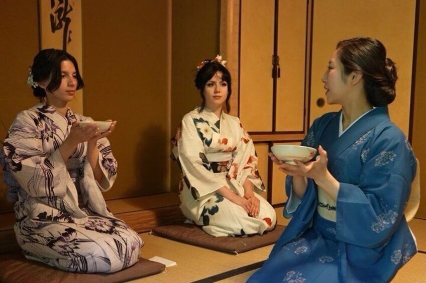 Private Kimono Dressing, Tea Ceremony & Ikebana Experience 2