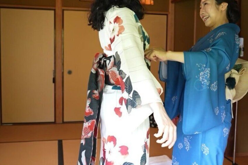 Private Kimono Dressing, Tea Ceremony & Ikebana Experience 4