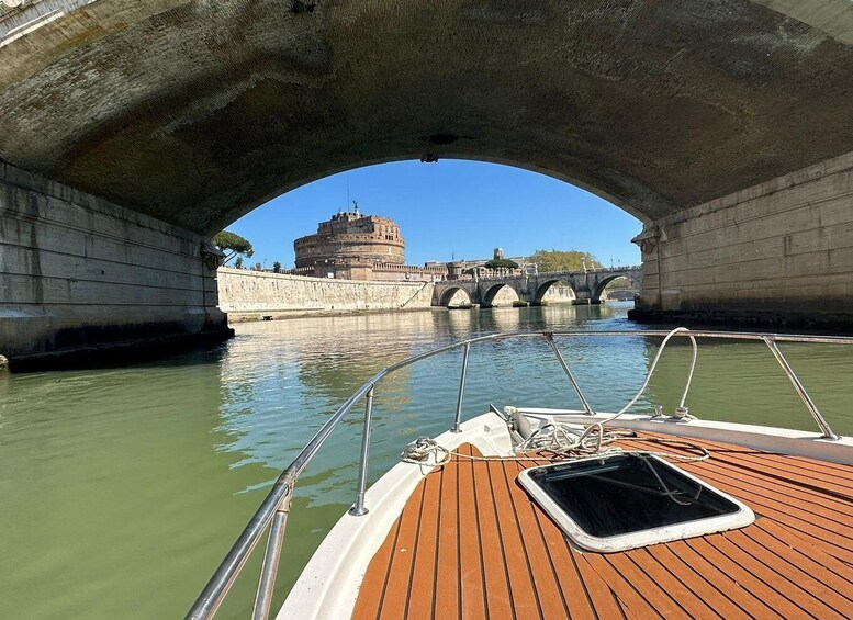 Picture 18 for Activity Rome: Private Tiber Boat Cruise with Aperitif & Iconic Views 2