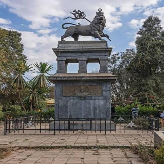 Picture 2 for Activity Addis Ababa: Walking Tour with Lunch and Coffee 2