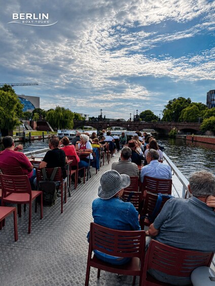 Picture 18 for Activity Berlin Boat Tour with Views of Landmarks and LiveGuide DE/EN 2