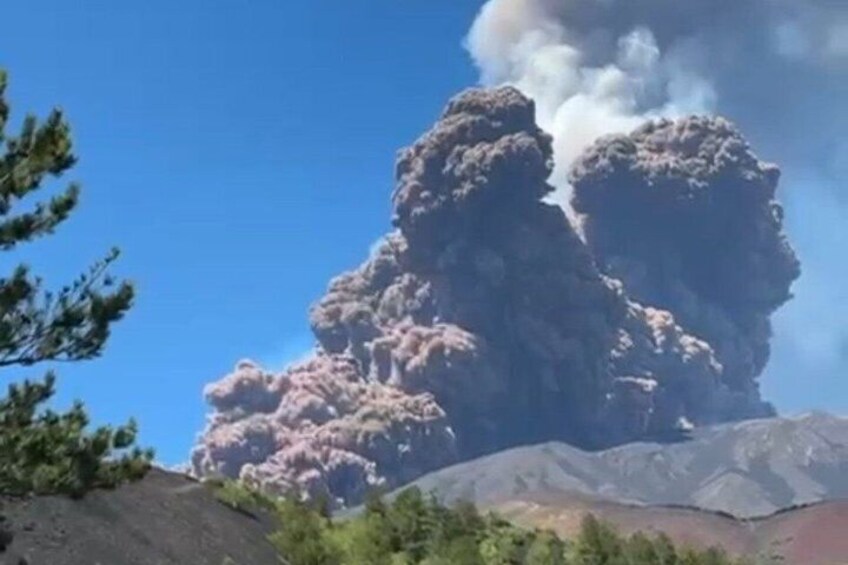 Free Exploration of Etna 5