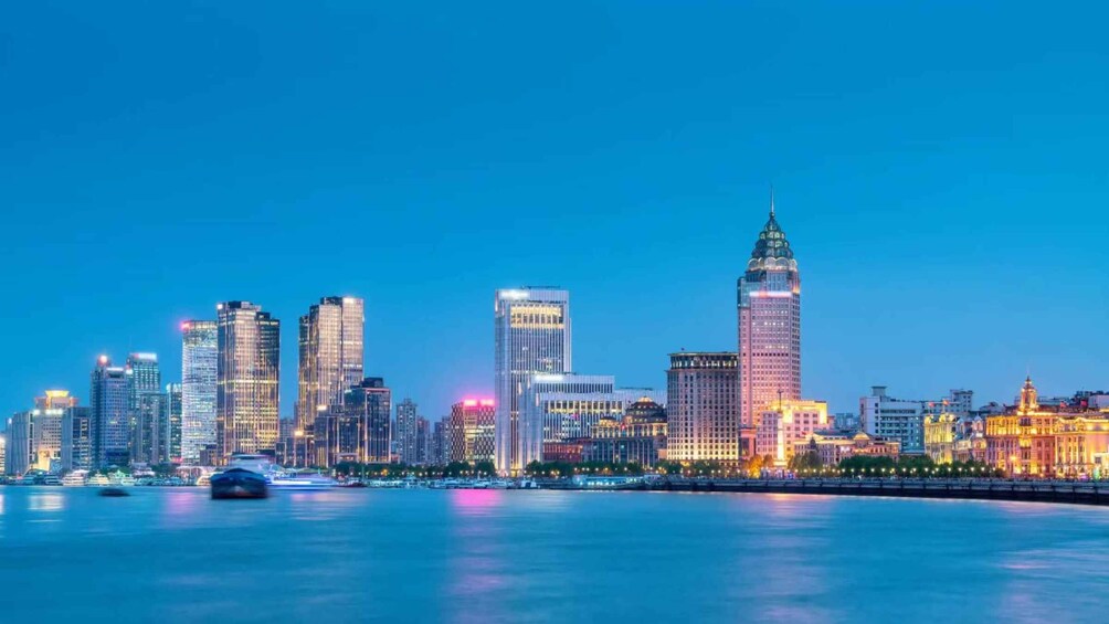 Picture 3 for Activity Shanghai Night Lights: Bund Walk & Huangpu River Cruise 2