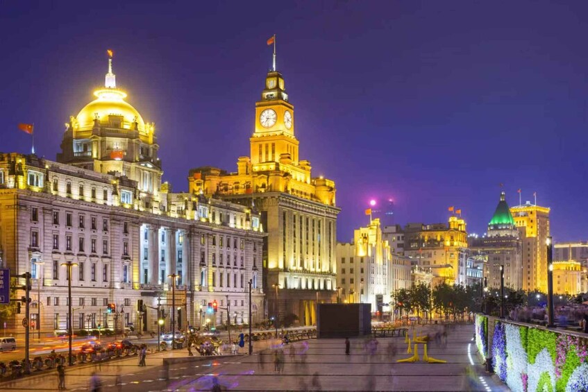 Shanghai Night Lights: Bund Walk & Huangpu River Cruise 1