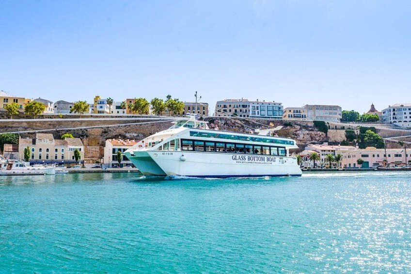 1-hour boat trip around the Port of Mahón 2