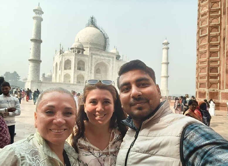 Agra: Taj Mahal Sunrise Tour with Express Entry Tickets 1