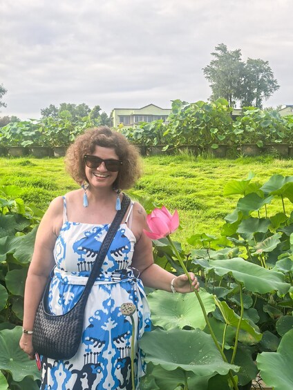 Wuhan: East Lake Moshan Lotus Garden Tour with Photos 1