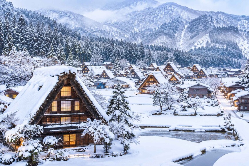 Shirakawago Village/Takayama City Full Day Private Car Tour 1