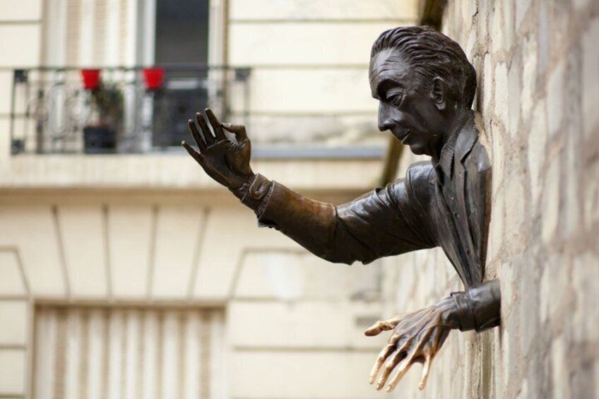 Paris Montmartre Scavenger Hunt and Self Guided Walking Tour 4