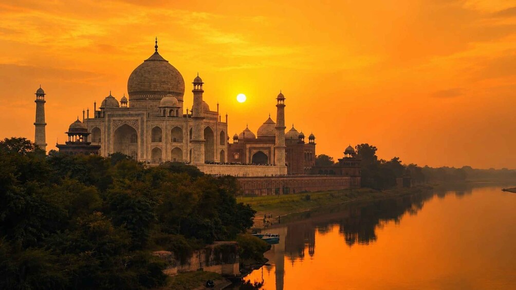 Picture 4 for Activity Agra: Moonlight Taj Mahal Tour from Yamuna River Side 2