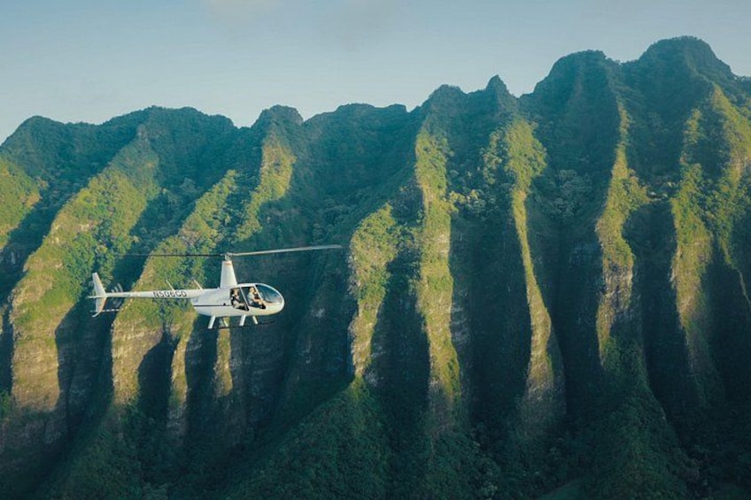 Private 60 Minutes Helicopter Tour in Honolulu 4