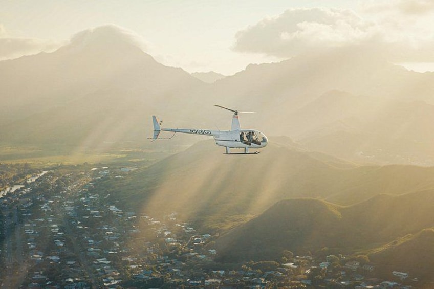 Private 60 Minutes Helicopter Tour in Honolulu 5