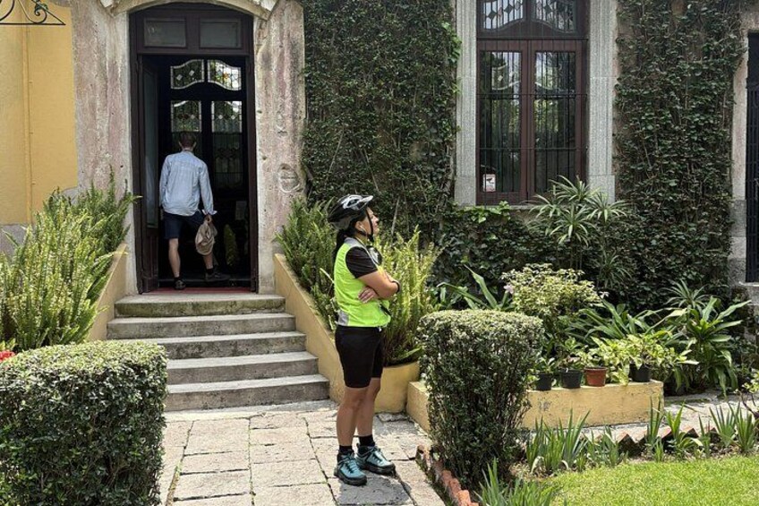 Coyoacan Cultural Bike Tour: Trotsky, Frida & Hidden Gems 3