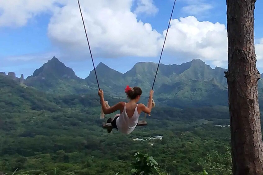 Picture 4 for Activity Private Half-Day in Moorea: 3 Pinus Hike & Tree Climbing 2