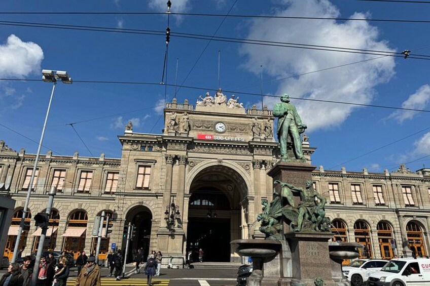 Private, excellent guided tour of Zurich (from CHF 21/pers.) 5